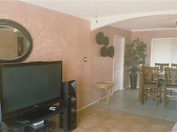 4th image of 8290 Valle Alegre Dr