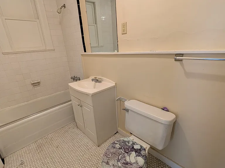 305 Main St #1 — Photo 7