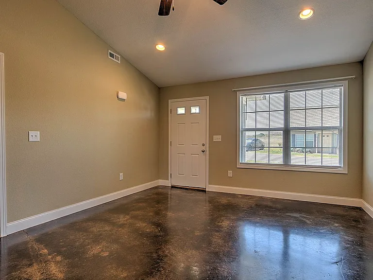 52 Sutter Pl — Photo 4