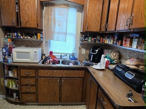 5th image of 2029 Larimore Ave