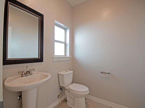 4th image of 4809 Mark Avizo St