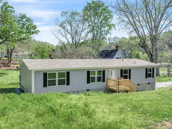 809 Clifty St, Harriman, TN 37748