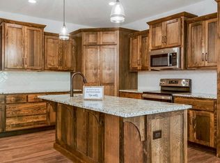 6114 Park St, Shawnee, KS 66216