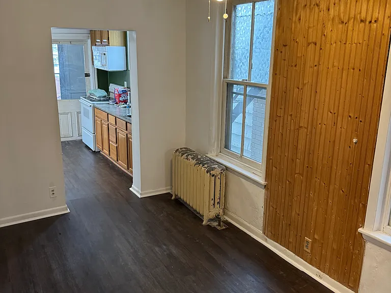 133 N 10th St #2 — Photo 8