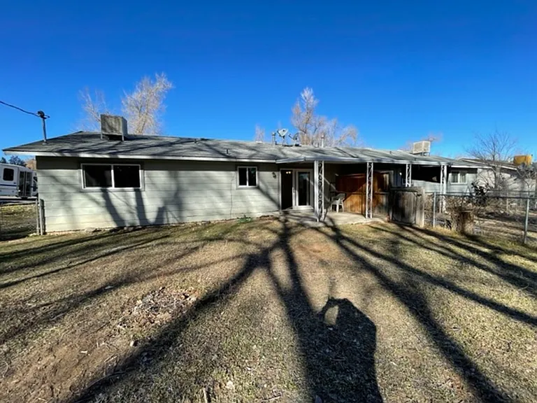 444 Sandia Dr — Photo 45