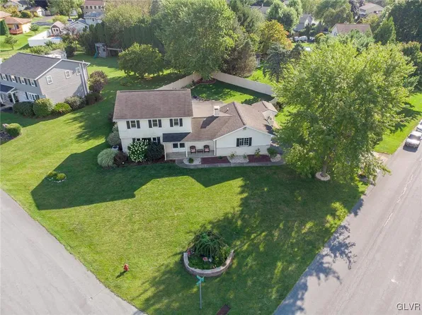 4445 Fieldstone Dr, Nazareth, PA 18064