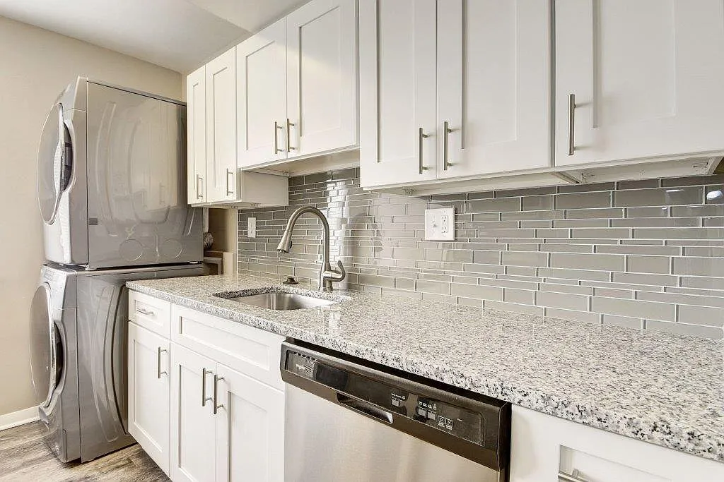 Ross Ridge Apartment Homes — Photo 4