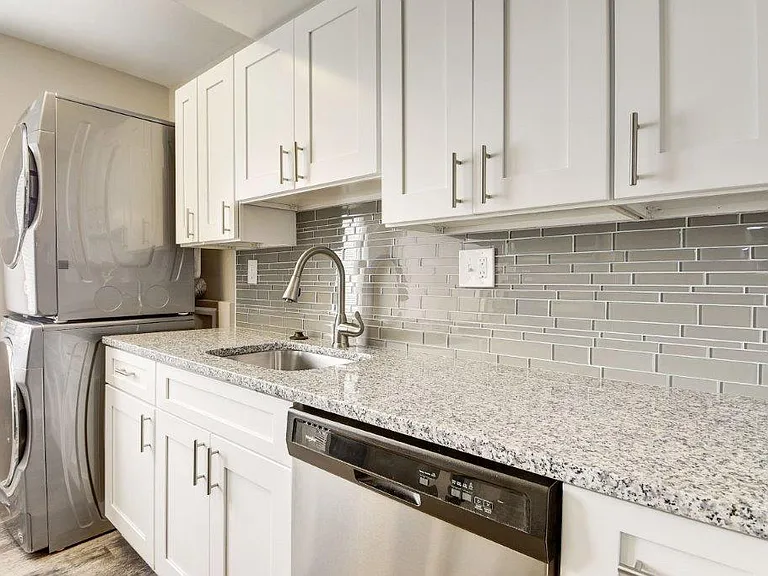 Ross Ridge Apartment Homes — Photo 4