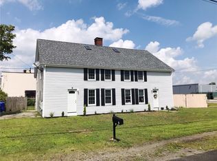 9 Taylor Dr, Rumford, RI 02916