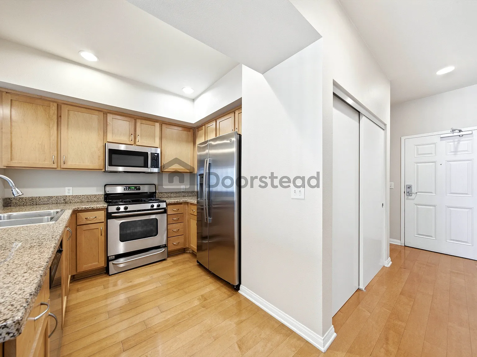 1 bed, 1.0 bath, 655 sqft, $2,299 — Photo 3