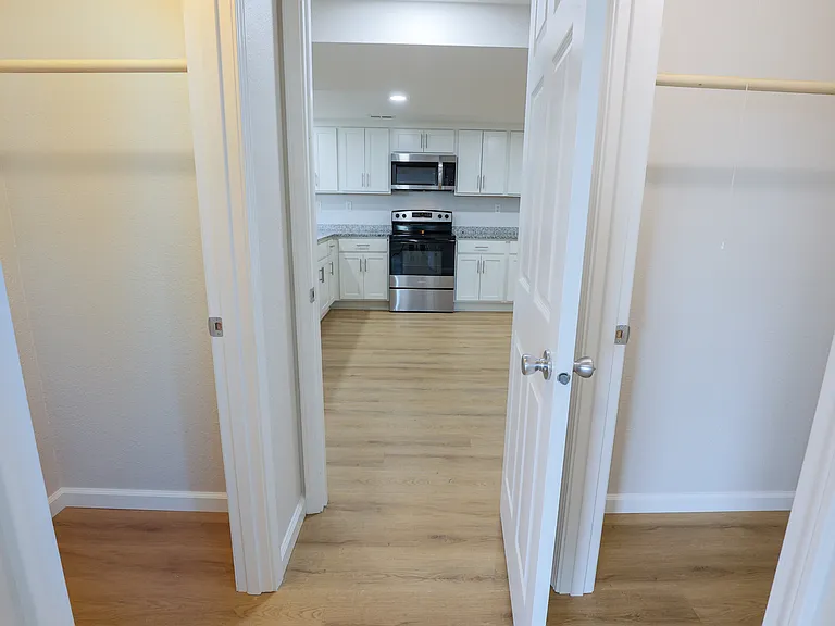 528 N Cogswell Dr — Photo 8