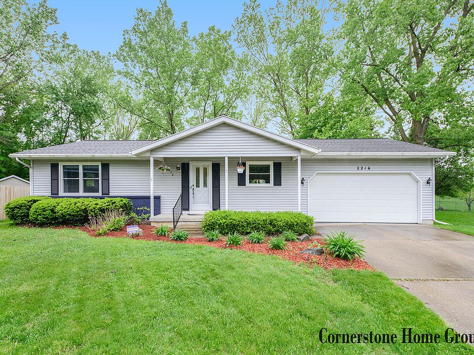 1st image of 2216 Bradford Ct NE