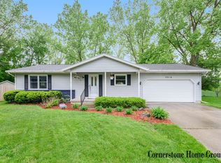 2216 Bradford Ct NE, Grand Rapids, MI 49505