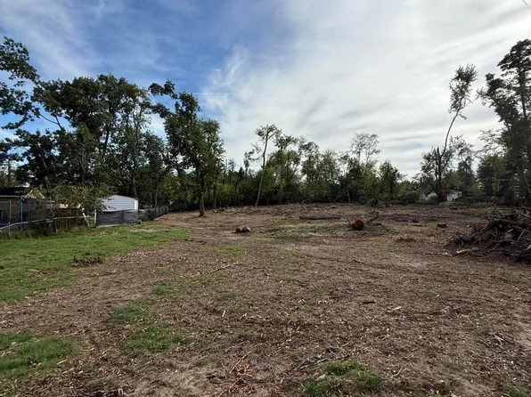 607 Hull St, Portage, MI 49002