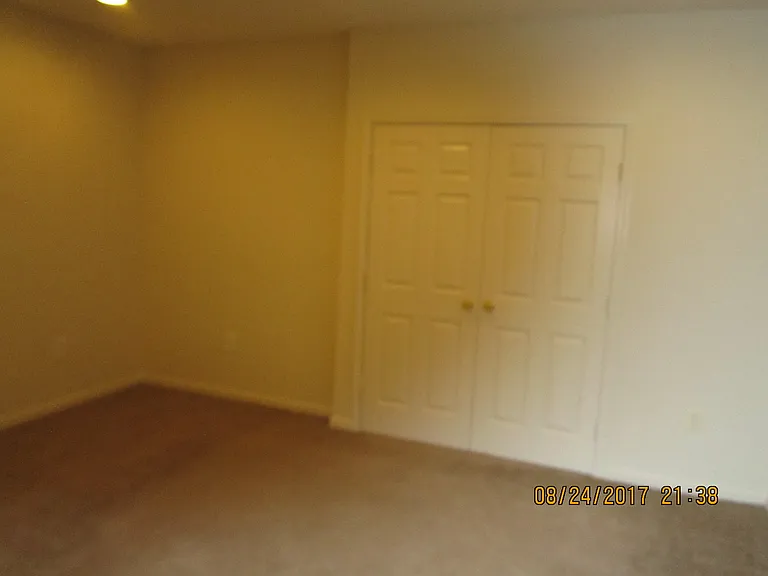 10026 Edgewater Ter — Photo 19