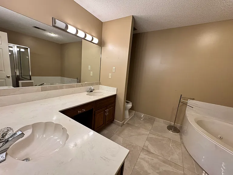 2025 Mount Badon Ln — Photo 8