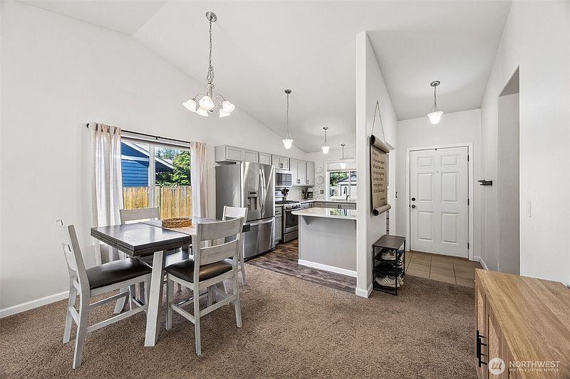 5th image of 19204 206th Street E