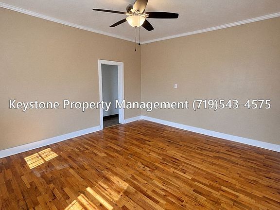 5th image of 901 W 10th St