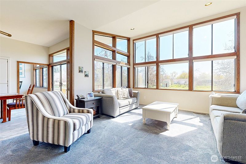 4th image of 457 Prospect Avenue