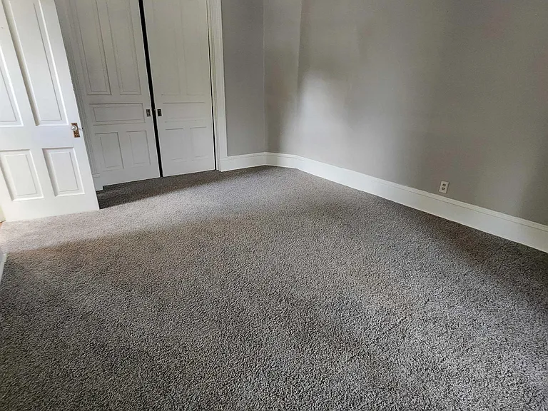 1107 Avenue F — Photo 8