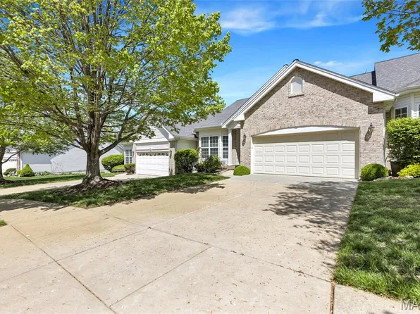 1302 Pine Bluff Dr Unit 21B, Saint Charles, MO 63304
