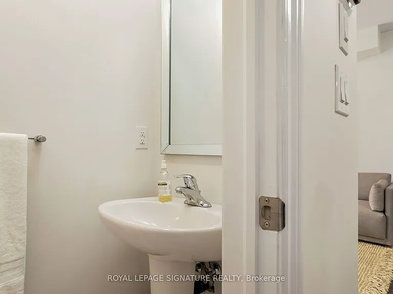 105 Kayla Cres E #18 — Photo 23