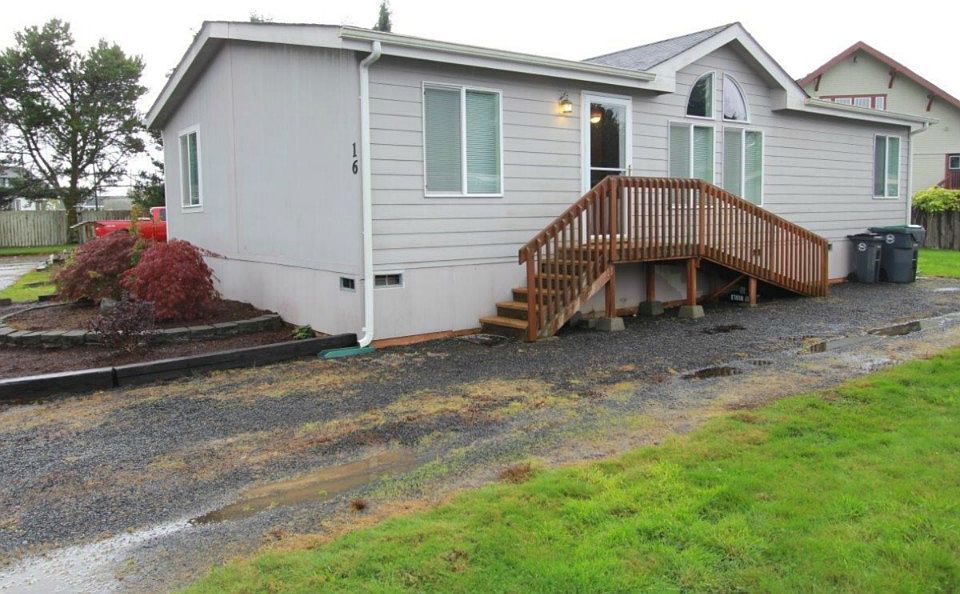 1st image of 1401 A St Trailer 16