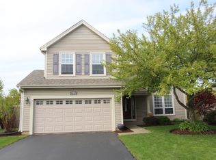 1659 Kennsington Ln, Crystal Lake, IL 60014