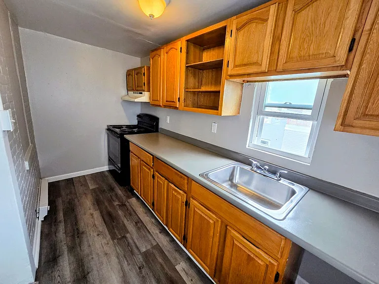 430 W Turner St — Photo 4