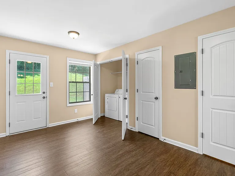 157 Center Pointe Dr — Photo 13