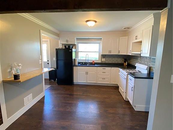 3rd image of 317 Redwood Dr