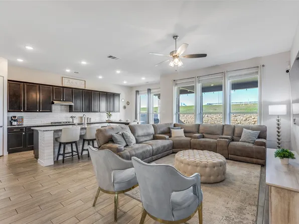 409 Mangold Dr, Hutto, TX 78634