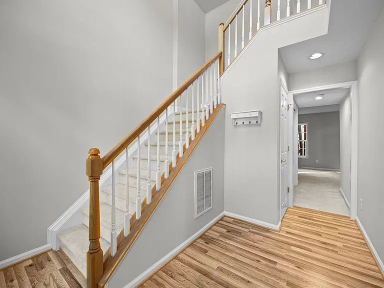 4718 Longhill Ln — Photo 5