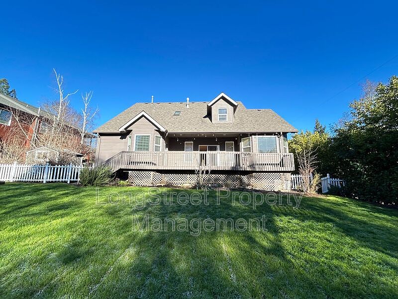 1st image of 852 Marilyn Dr