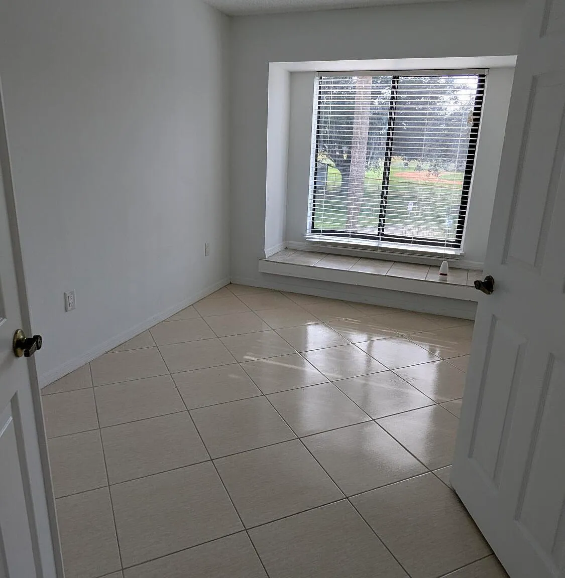 3 bed, 2.0 bath, 1049 sqft, $1,750 — Photo 4