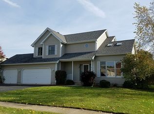 1420 John St, Sycamore, IL 60178