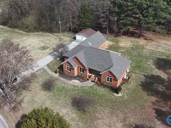 2nd image of 89 Lyle Cir