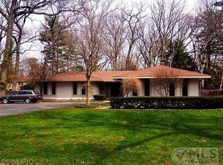 400 Mid Oak Dr, Muskegon, MI 49445