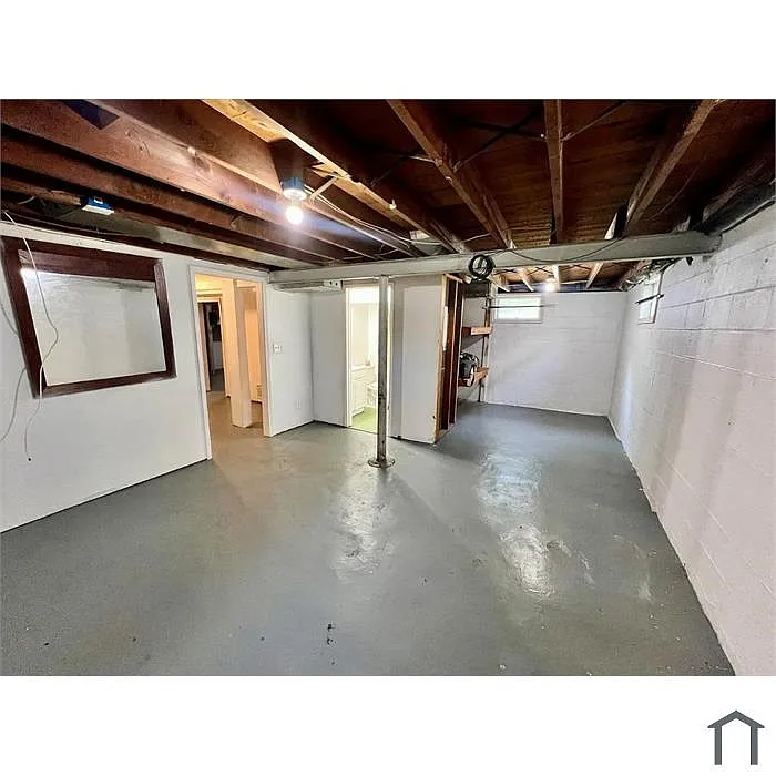 Building Photo - 146 Flora Dr