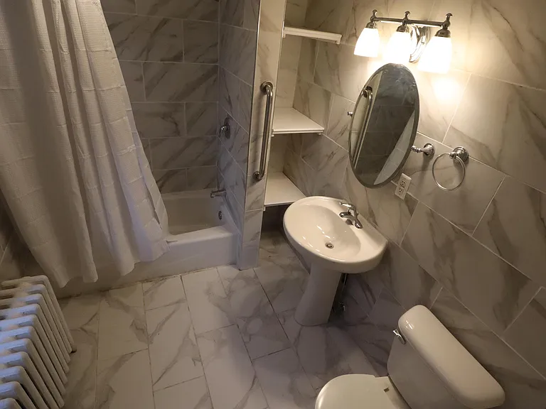 110 S 42nd St #1R — Photo 5