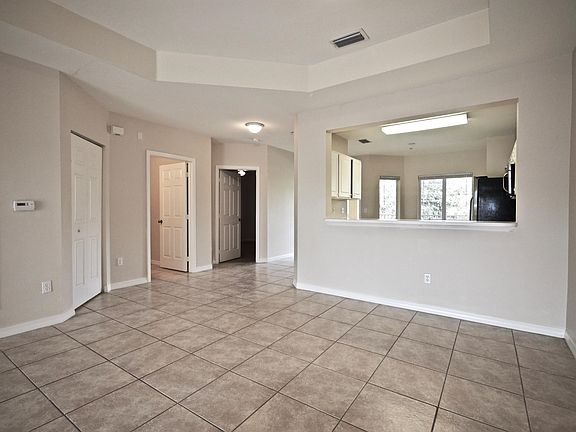 4th image of 10000 Maddox Ln APT 221
