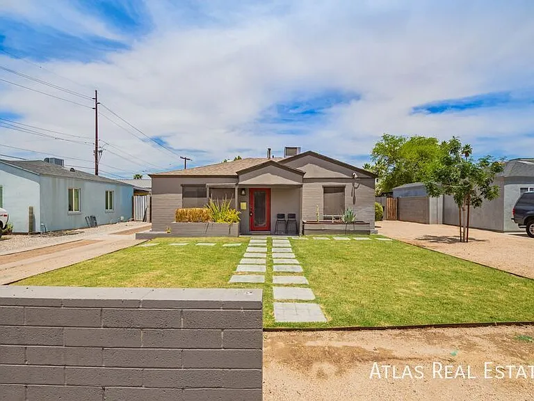 224 W Montecito Ave — Photo 2