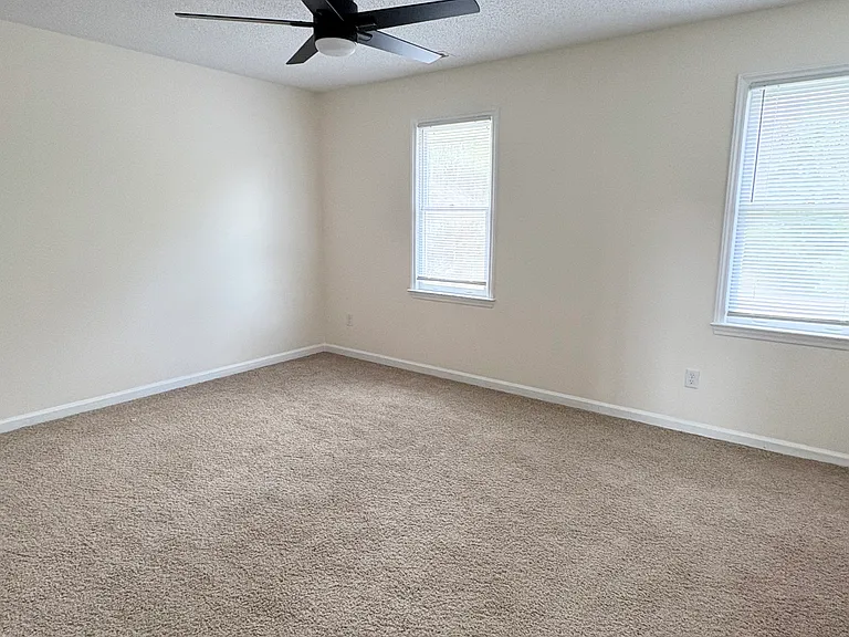 537 Highsmith Ct — Photo 10