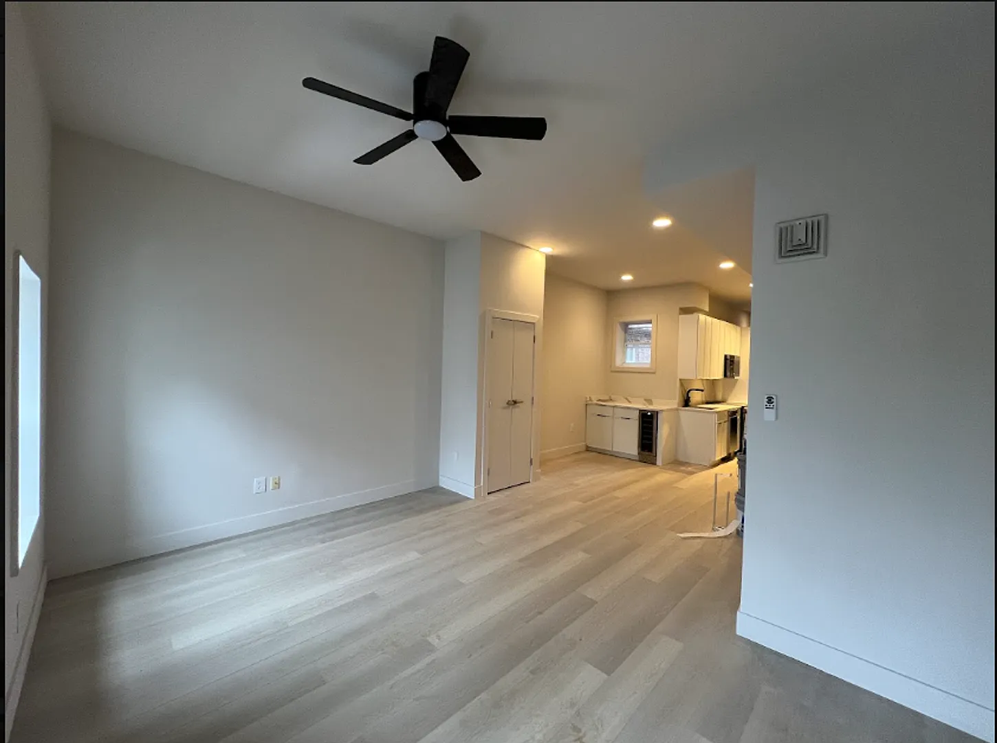 Newly Renovated Apartments — Photo 1
