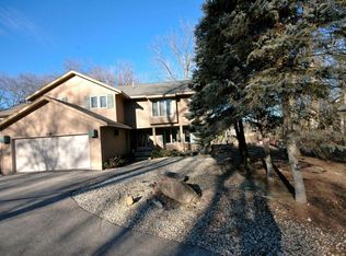 162 Abbey Springs Dr, Fontana, WI 53125