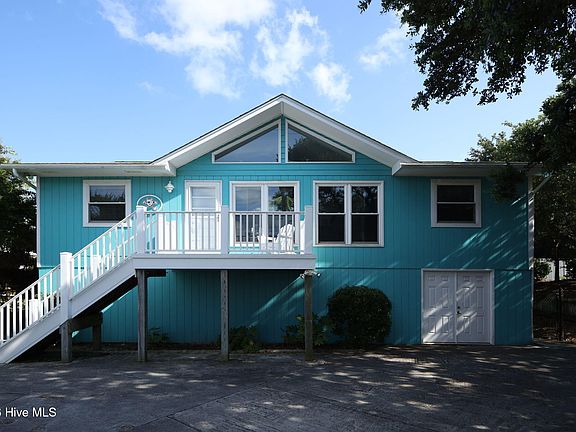 2nd image of 1607 Emerald Drive