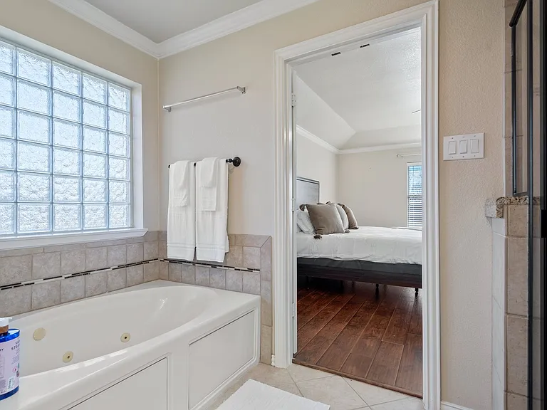 107 Loda Ct — Photo 11