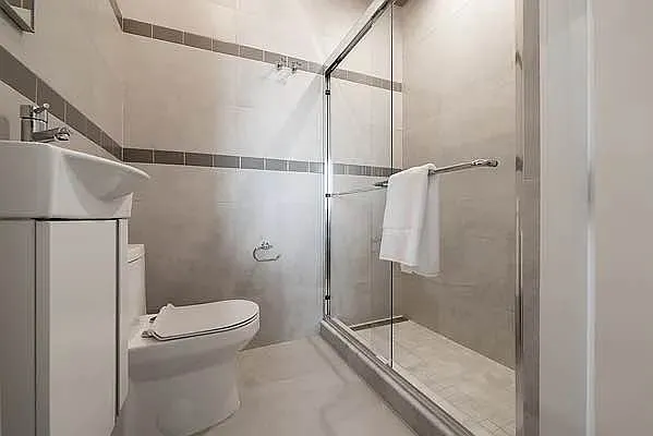 Rented by Highline Residential | media 28