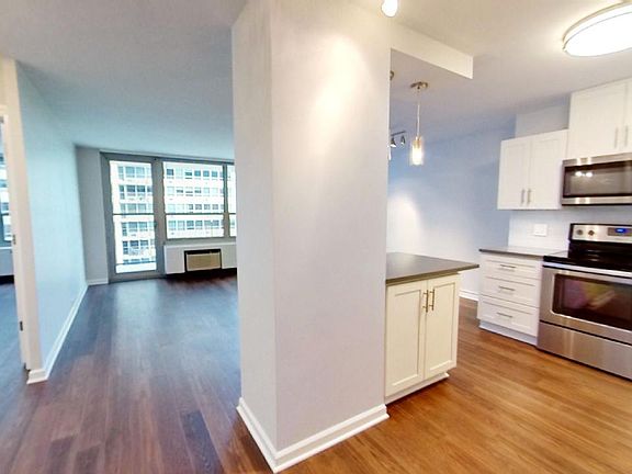 4th image of 3550 N Lake Shore Dr APT 805