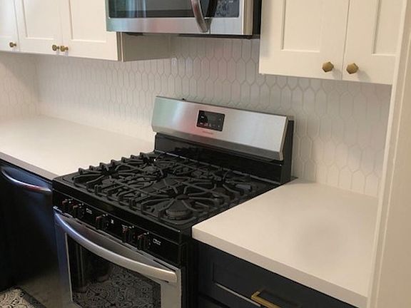 5th image of 937 2nd St #4